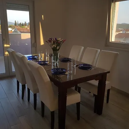 Lora * Ljubuski