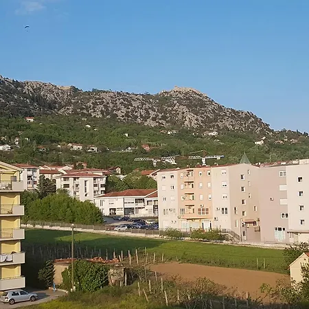 Lora Apartment